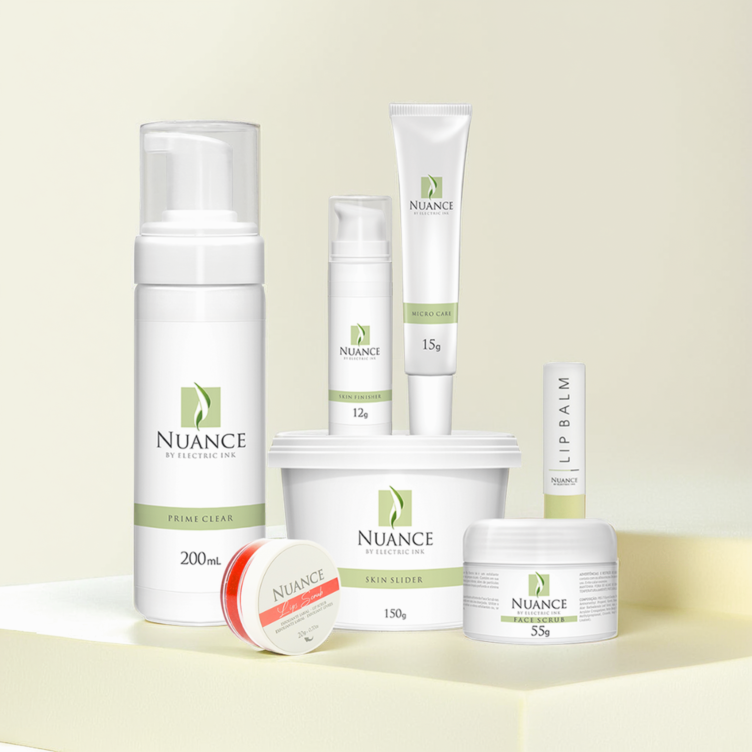 Dermocosméticos desenvolvidos para cada etapa do procedimento e para os cuidados do cliente em casa. Experiência sensorial e de cuidado única e insubstituível.